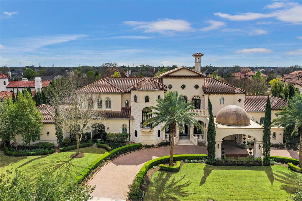 Luxury Home for Sale in Royal Oaks Pride Street Realty